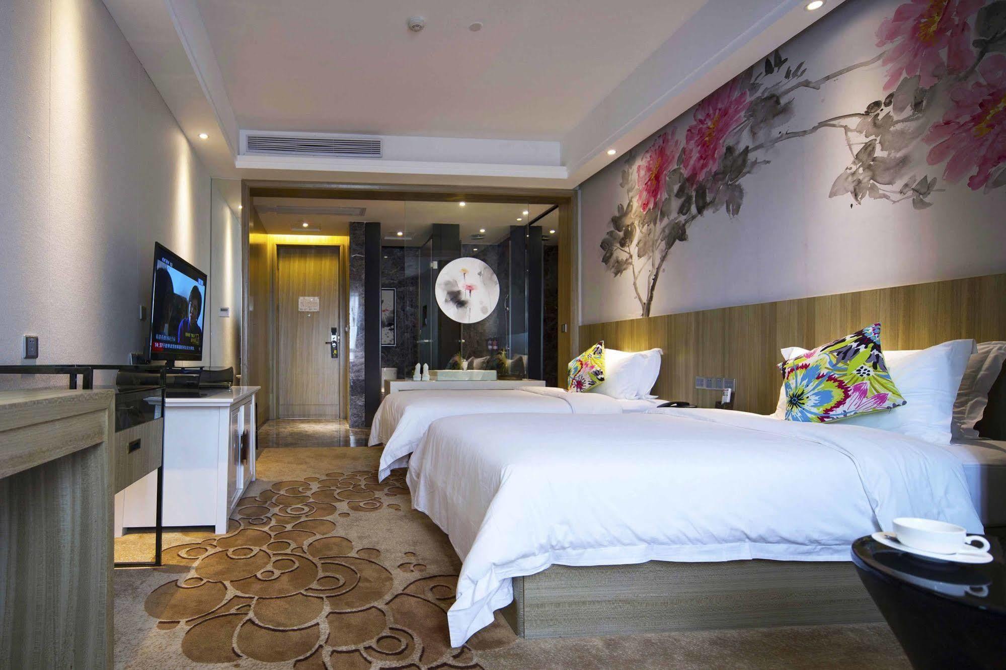 Paco Hotel Tаojin Metro Guangzhou - Free Shuttle Bus For Centen Fair Екстер'єр фото