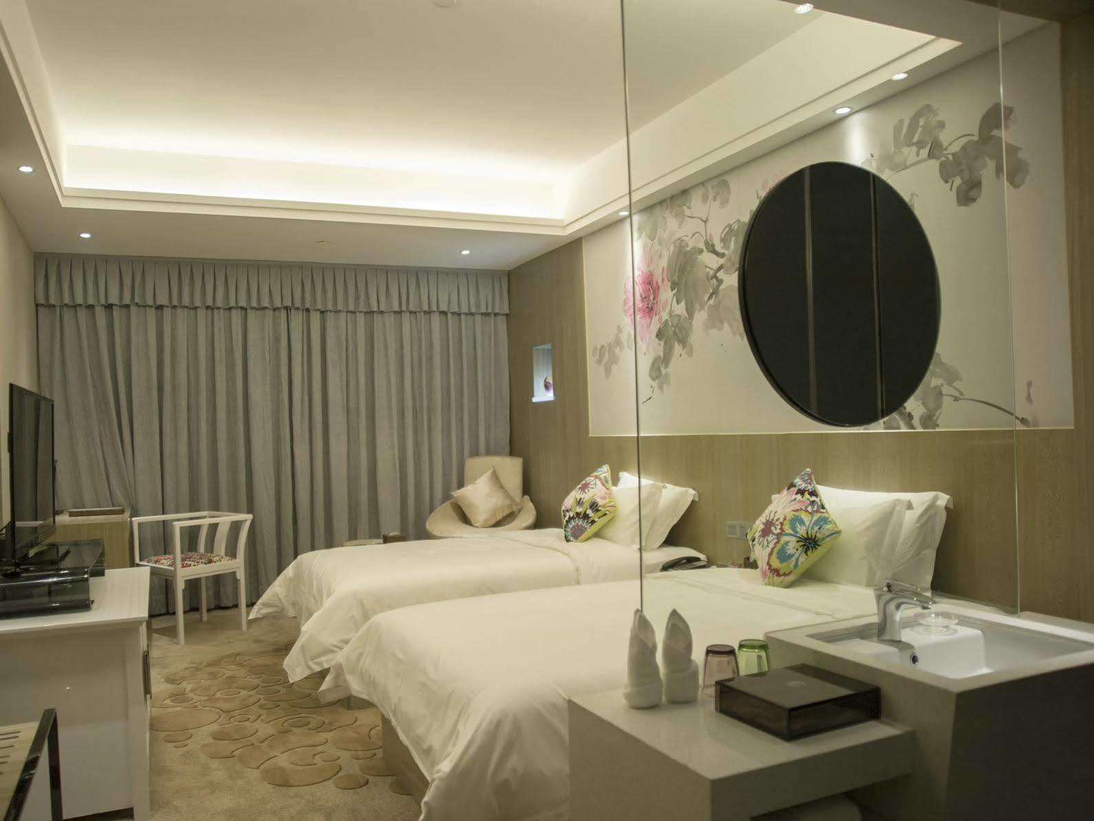 Paco Hotel Tаojin Metro Guangzhou - Free Shuttle Bus For Centen Fair Екстер'єр фото